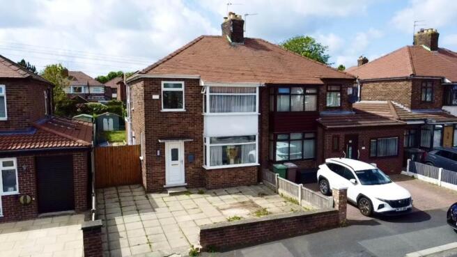 3 bed property, in Lawrence Road, £269,950