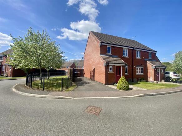 3 bed property, in Juno Close, £255,000