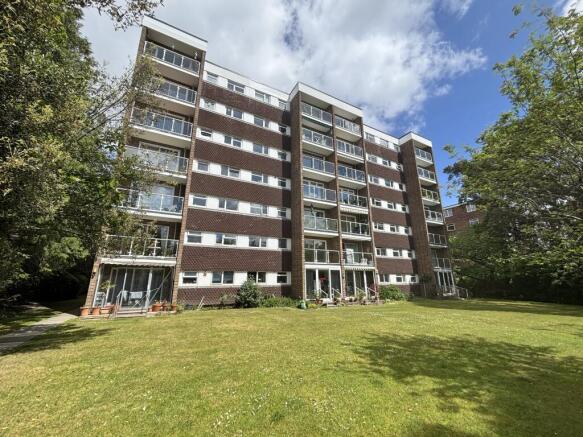 2 bed property, in Flat 23, £130,000