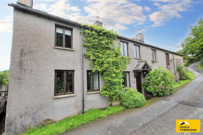 4 bed property, in Pennington, £550,000