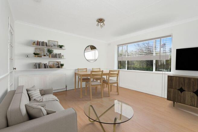 3 bed property, in 30C, £170,000