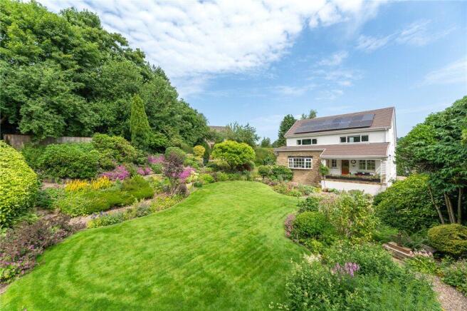 4 bed property, in Moorhead Crescent, £550,000