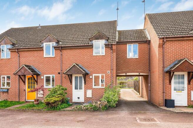 2 bed property, in The Mews, £200,000