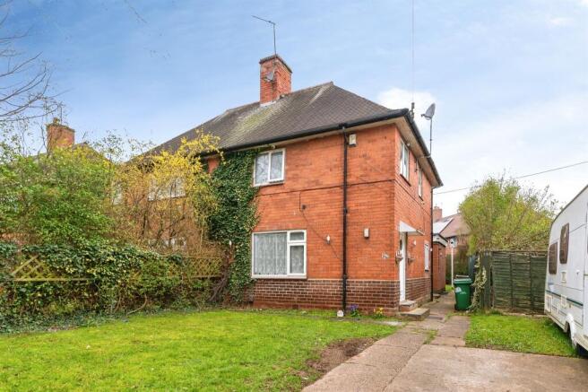 4 bed property, in Broxtowe Lane, £210,000