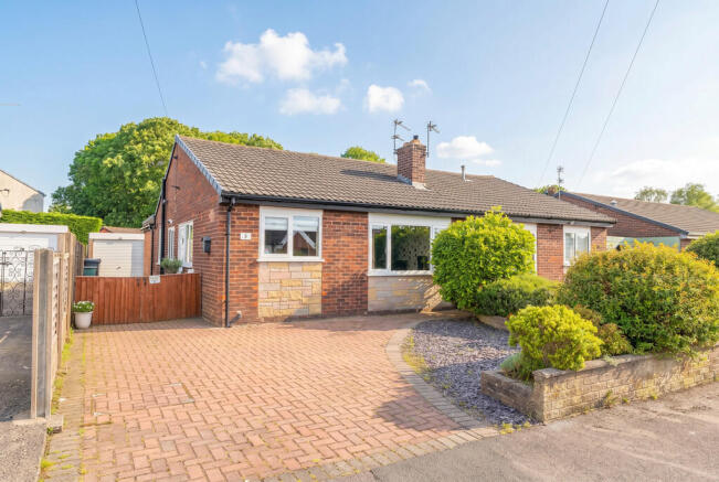 3 bed property, in Albrighton Close, £195,000