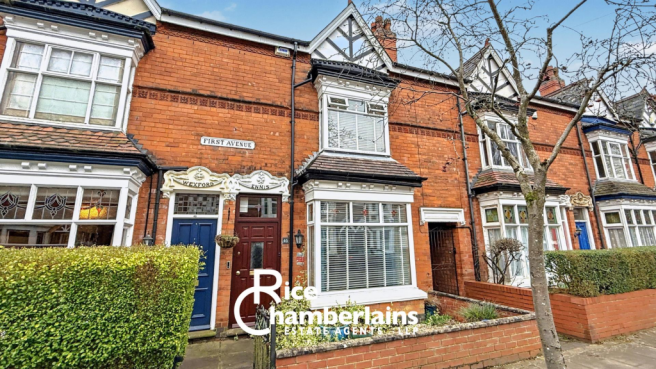 3 bed property, in First Avenue, £385,000
