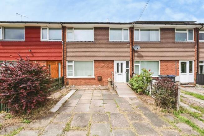 2 bed property, in Comberton Road, £120,000