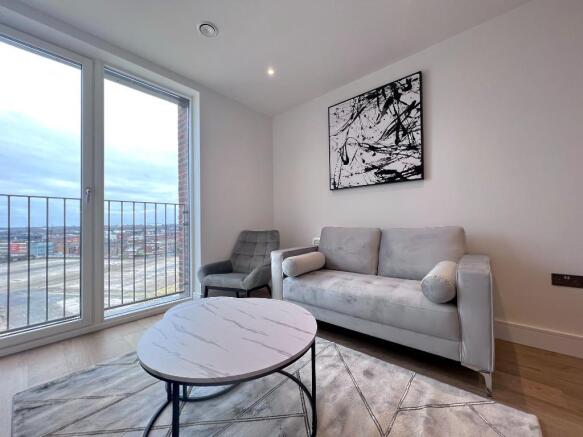 1 bed property, in 8/F, £218,000