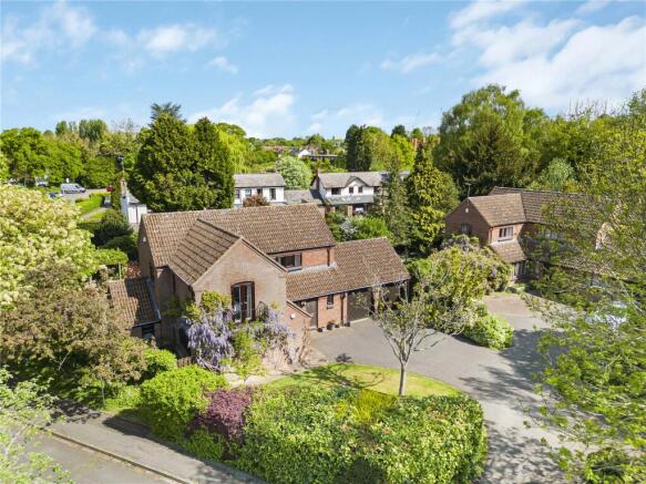 4 bed property, in Church Road, £775,000