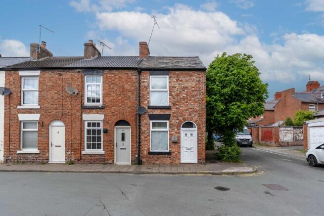 2 bed property, in Spital Walk, £199,950