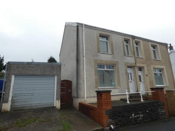 3 bed property, in Martyns Avenue, £135,000