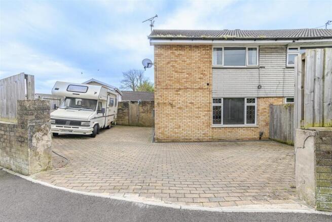 3 bed property, in Norwood Crescent, £330,000