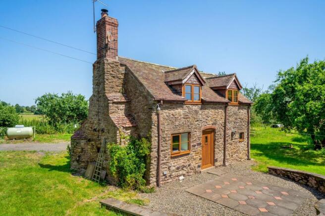 2 bed property, in Cleobury Mortimer, £375,000