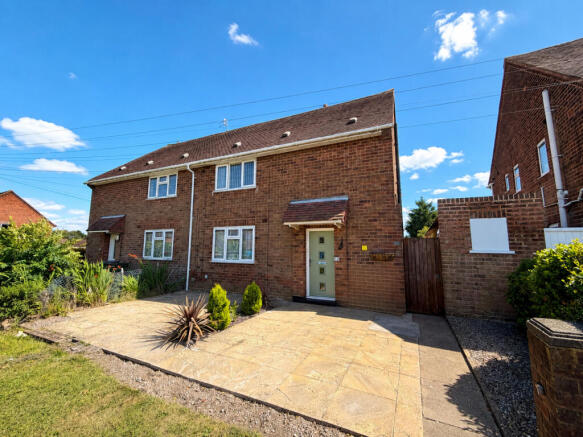 1 bed property, in Baylis Avenue, £110,000
