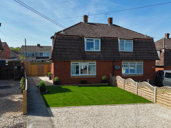 3 bed property, in Kingston Close, £258,500