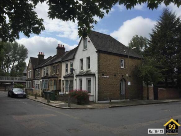 4 bed property, in Farmdale Road, £675,000
