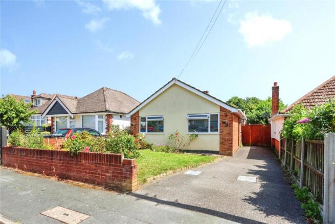 2 bed property, in Throopside Avenue, £375,000
