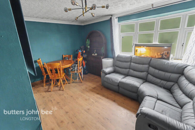3 bed property, in Newmount Road, £140,000
