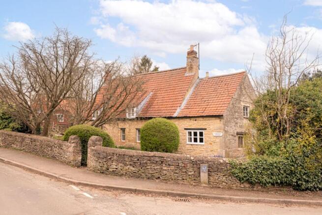 4 bed property, in High Street, £595,000