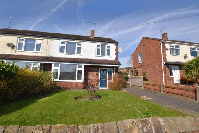 3 bed property, in Marshlands Road, £300,000