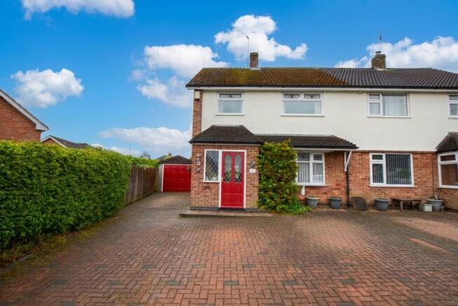 3 bed property, in Westerby Close, £290,000