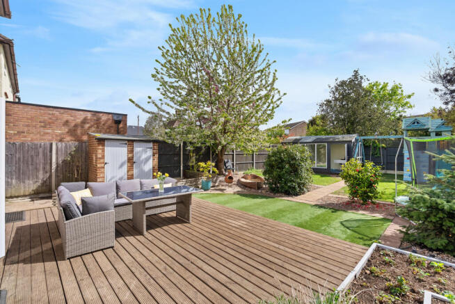 4 bed property, in Fontmell Park, £800,000