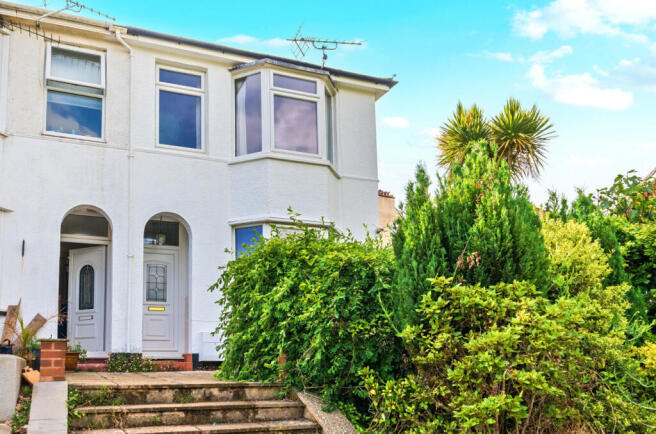 3 bed property, in Peaslands Road, £375,000
