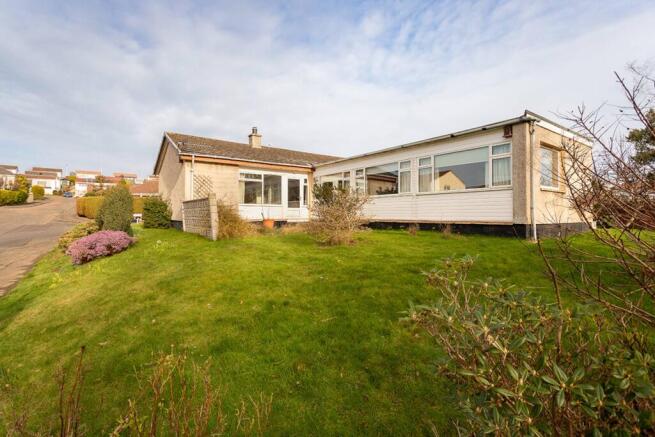 4 bed property, in Frankfield Crescent, £299,000
