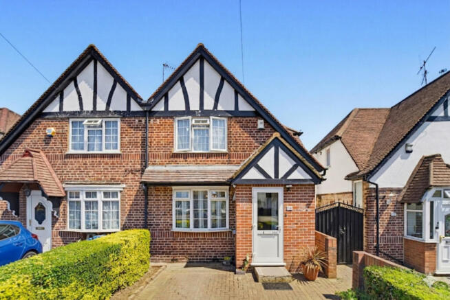 4 bed property, in Bennetts Avenue, £650,000