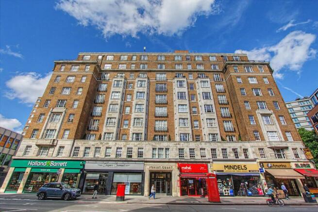 1 bed property, in Edgware Road, £295,000