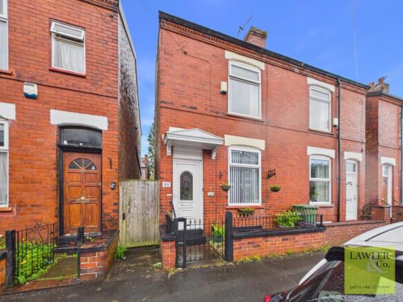 2 bed property, in Countess Street, £250,000