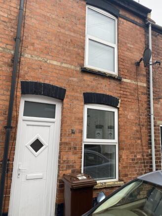 2 bed property, in Russell Street, £135,000