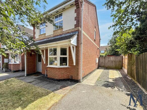 3 bed property, in Denstone Close, £240,000