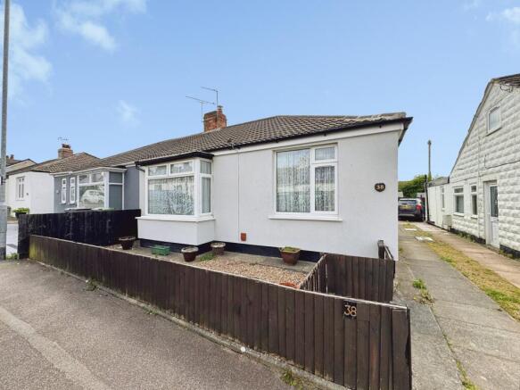 2 bed property, in Mostyn Avenue, £230,000