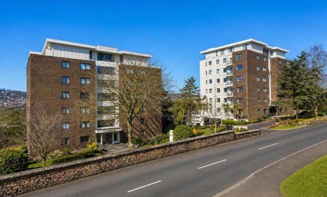 2 bed property, in Lower Warberry Road, £185,000