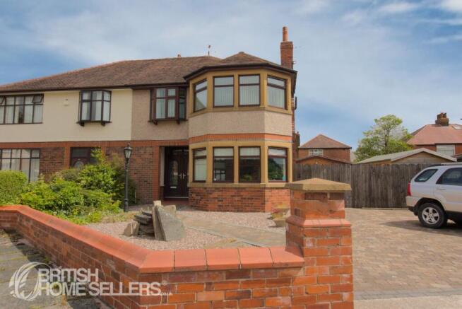 4 bed property, in Roseway, £410,000