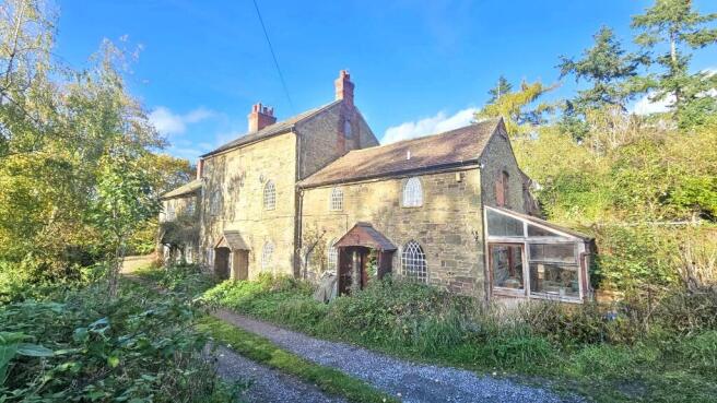 6 bed property, in Affcot Mill, £450,000