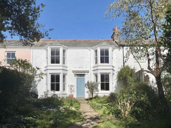 3 bed property, in Trennick Row, £650,000