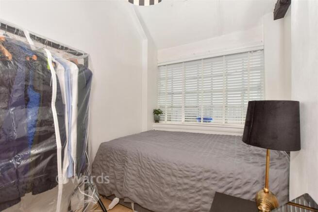 1 bed property, in North Street, £135,000