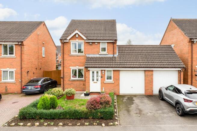 3 bed property, in Barth Close, £235,000