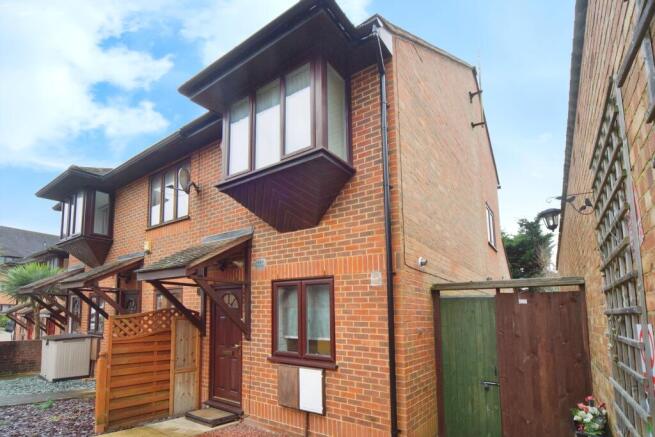 3 bed property, in Avenue Road, £575,000