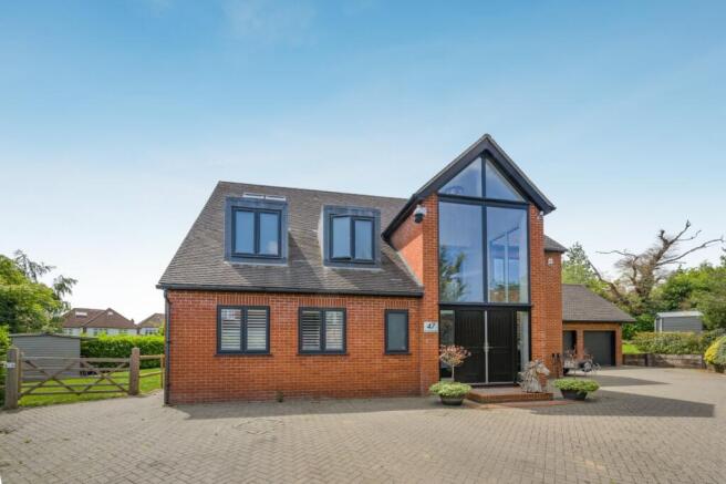 5 bed property, in St. Davids Drive, £1,500,000