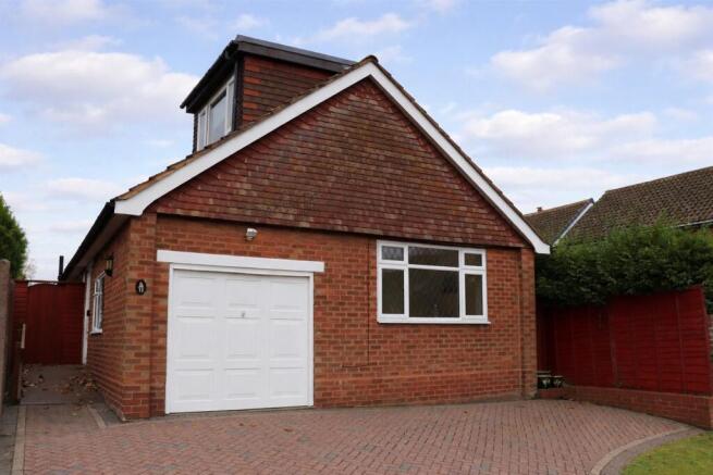 3 bed property, in Brandon Close, £372,350