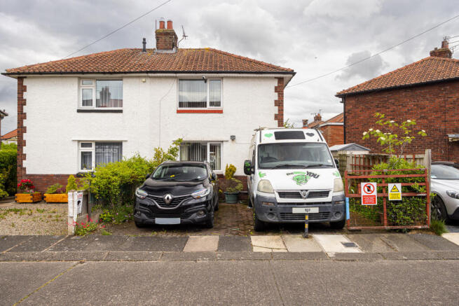 2 bed property, in Vasey Crescent, £87,000