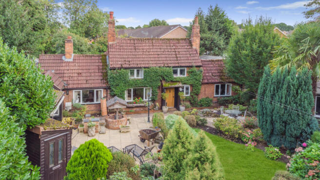 3 bed property, in Bills Lane, £600,000