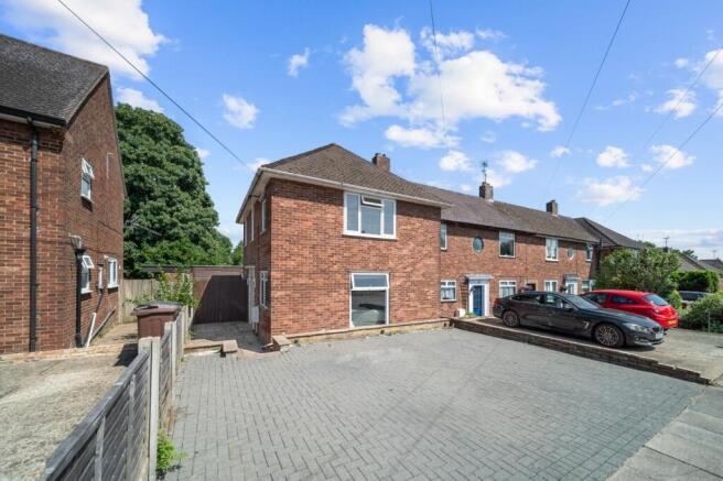 3 bed property, in St Albans AL1, £650,000