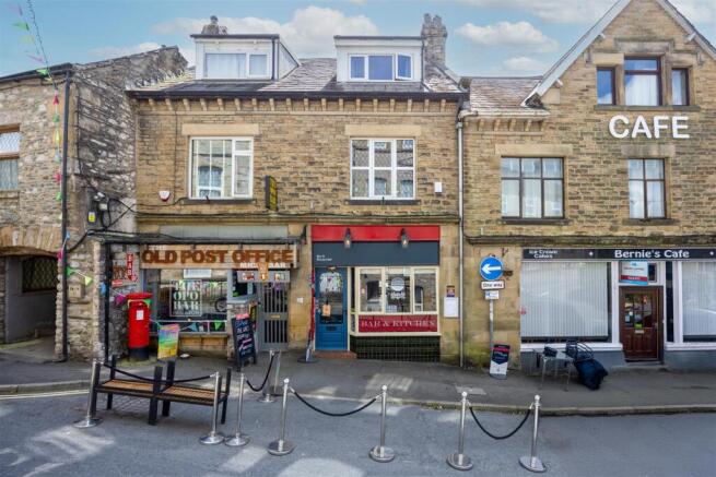 2 bed property, in Albion House, £245,000