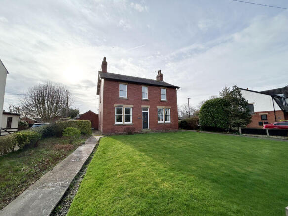 4 bed property, in Substantial four bedroom property - New Home, £395,000