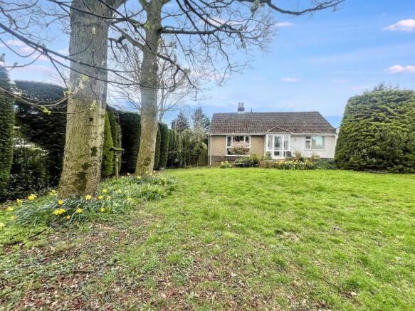 3 bed property, in Mile Road, £295,000