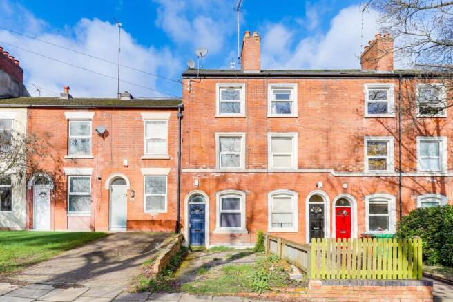 5 bed property, in Cromwell Street, £350,000